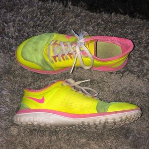 Nike Tennis Shoes